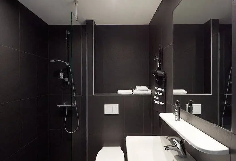 اتاق استاندارد یک نفره, The Social Hub Madrid 4* Star