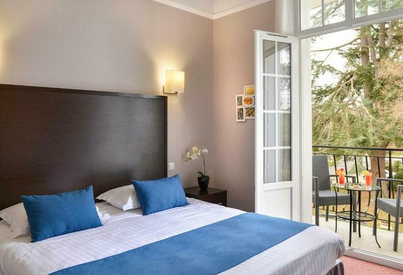 Номер Стандарт с Балконом, Logis Hôtel Restaurant Le Parc