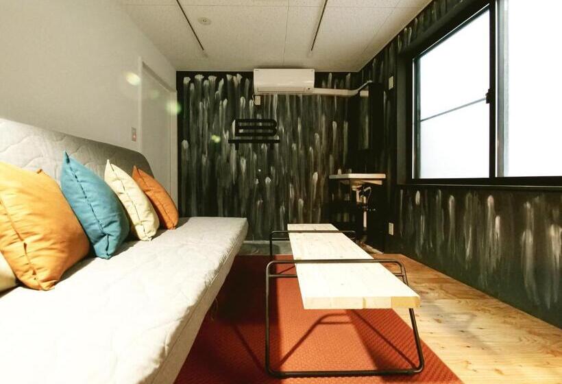 غرفة قياسية رباعية حمام مشترك, Bench