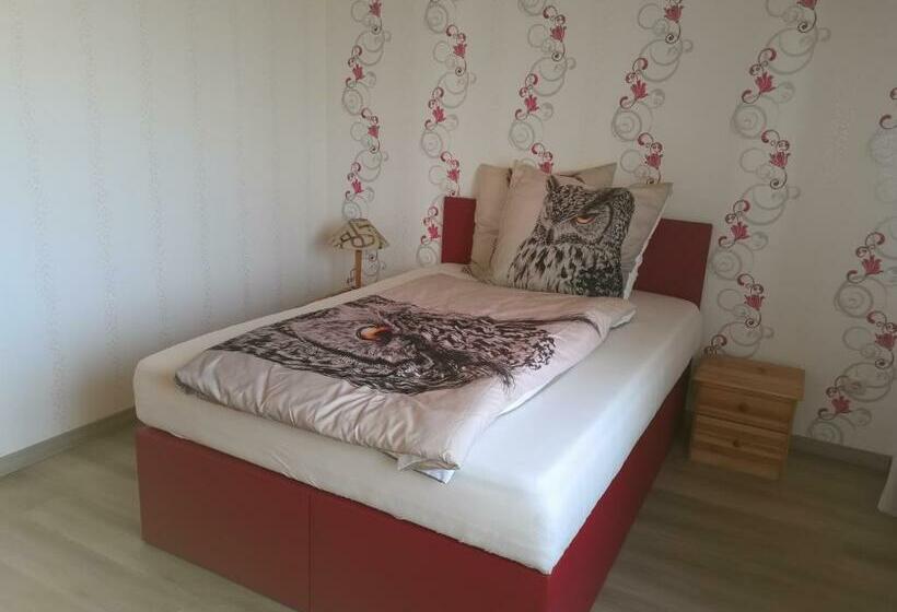 ベーシックルーム, Biene S Bärenstube