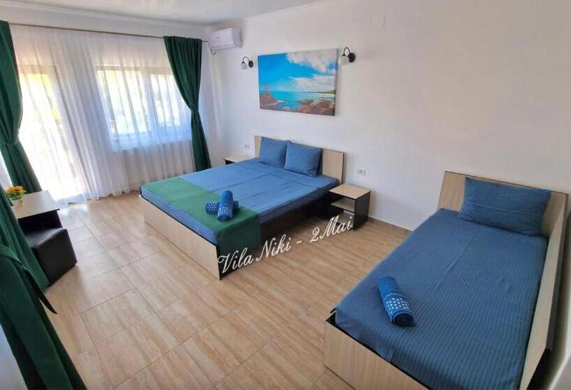 Pokój Trzyosobowy Standard z Balkonem, Vila Niki