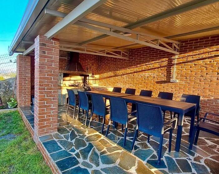 اتاق خانوادگی, Xhuli Guesthouse