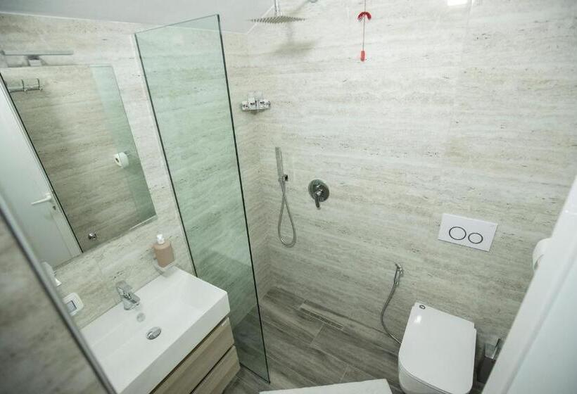 اتاق استاندارد با چشم‌انداز کوهستان, Xhuli Guesthouse