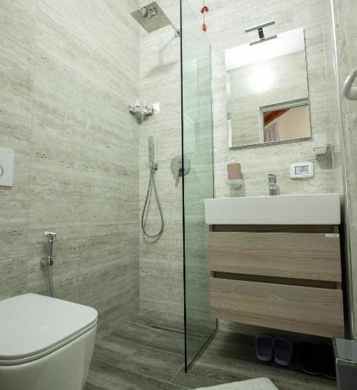 اتاق استاندارد سه نفره, Xhuli Guesthouse