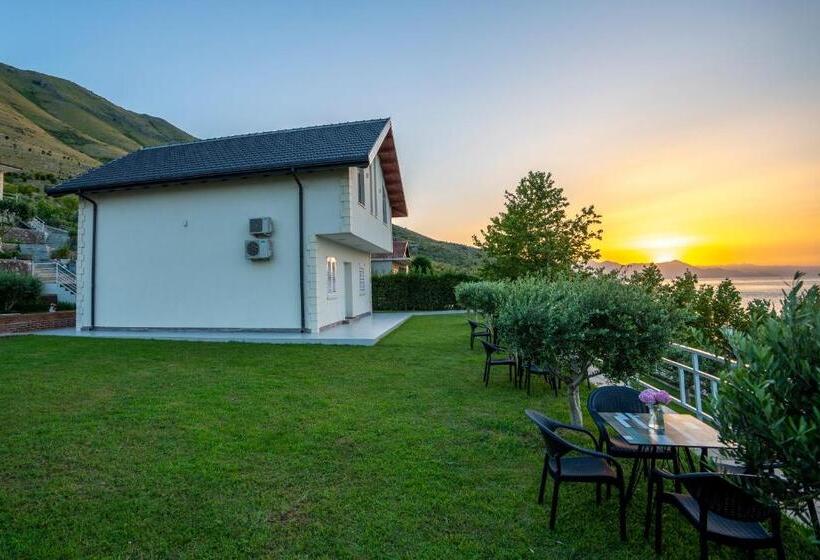 اتاق استاندارد با چشم‌انداز کوهستان, Xhuli Guesthouse