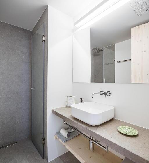 غرفة ديلوكس مزودة بشرفة, B.hostel