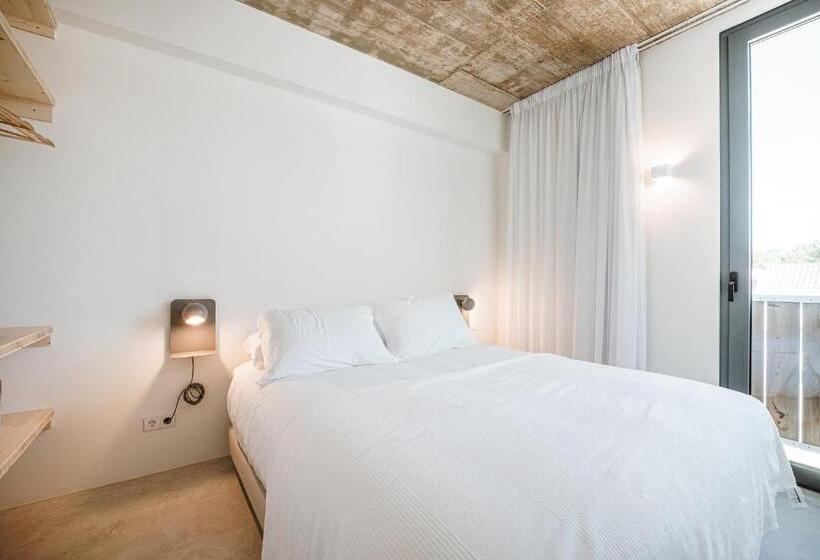 标准间, B.hostel