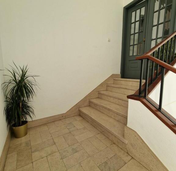 ファミリールーム, D Aqui E D Acolá Pardieiros