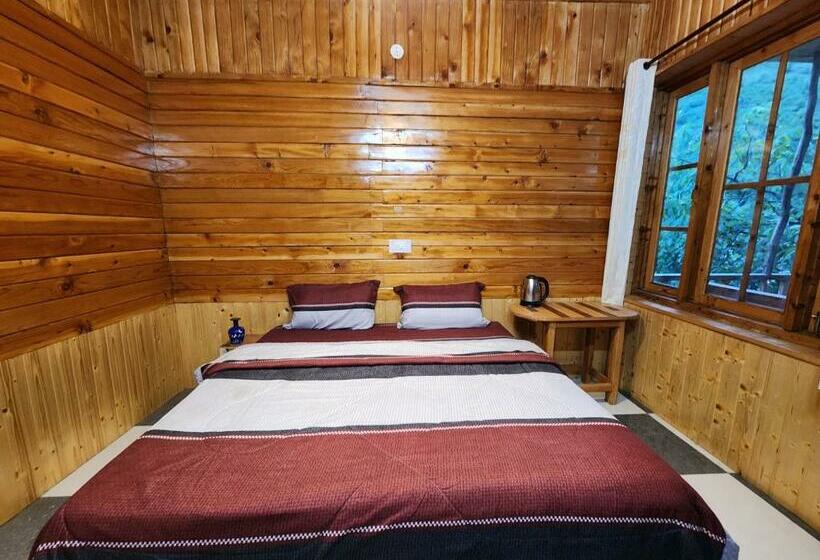 غرفة قياسية سرير كينج, Hipostel Tirthan