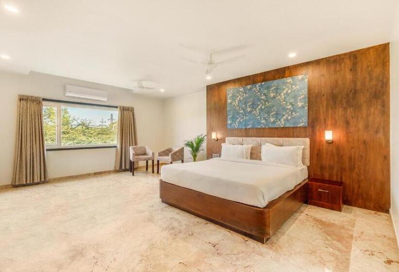 Juniorsviitti Näkymä, Seasons  A Boutique