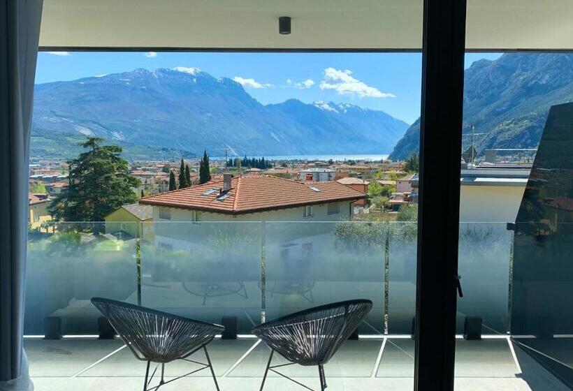 デラックスの４人部屋, Visioni Lake View Boutique Rooms & Breakfast   Adults Friendly