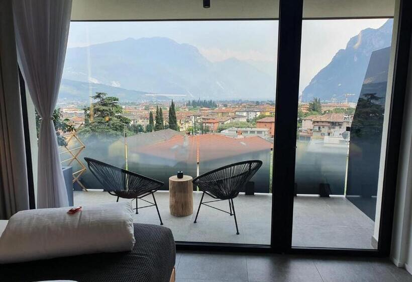 デラックスの４人部屋, Visioni Lake View Boutique Rooms & Breakfast   Adults Friendly