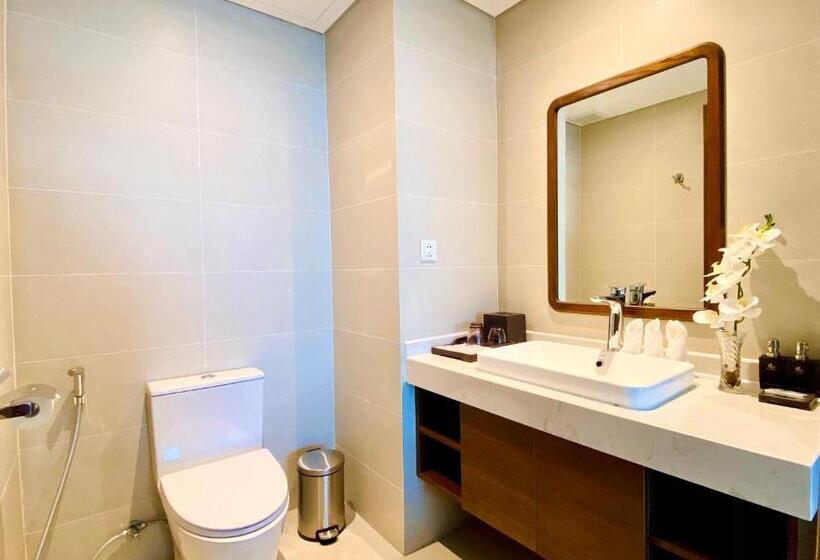 اتاق سه نفره دلوکس با چشمانداز دریا, Vipol Mui Ne Hotel & Spa