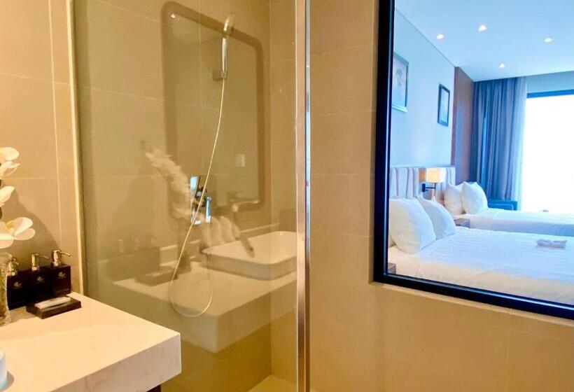 اتاق سه نفره دلوکس با چشم‌انداز دریا, Vipol Mui Ne Hotel & Spa