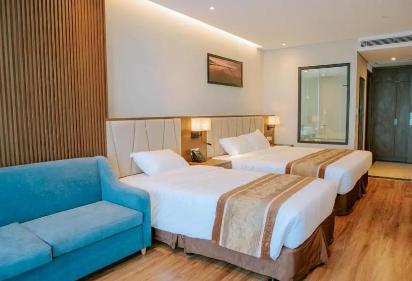 اتاق سه نفره دلوکس با چشم‌انداز دریا, Vipol Mui Ne Hotel & Spa