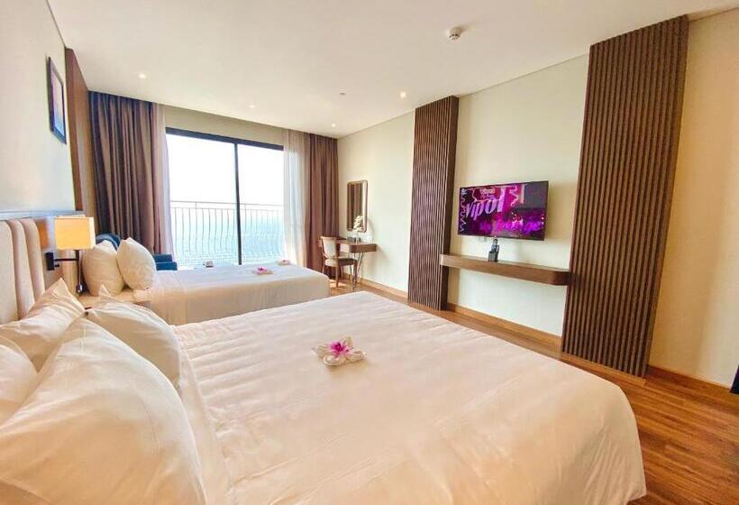 اتاق سه نفره دلوکس با چشمانداز دریا, Vipol Mui Ne Hotel & Spa