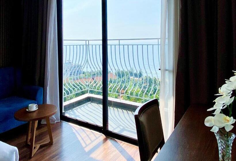 اتاق سه نفره دلوکس با چشمانداز دریا, Vipol Mui Ne Hotel & Spa