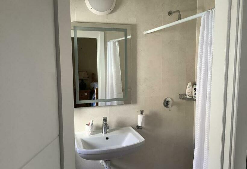 اتاق استاندارد با تخت بزرگ, Ellie Boo