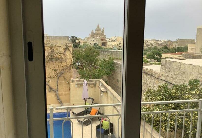 اتاق استاندارد با تخت بزرگ, Ellie Boo