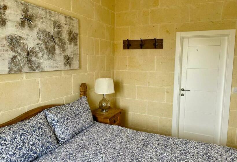 اتاق استاندارد با تخت بزرگ, Ellie Boo