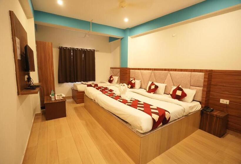 חדר משפחתי, Sjh Venkatesh