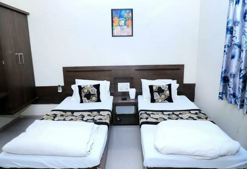 スタンダードルーム, Annapura Residency, Chalisgaon