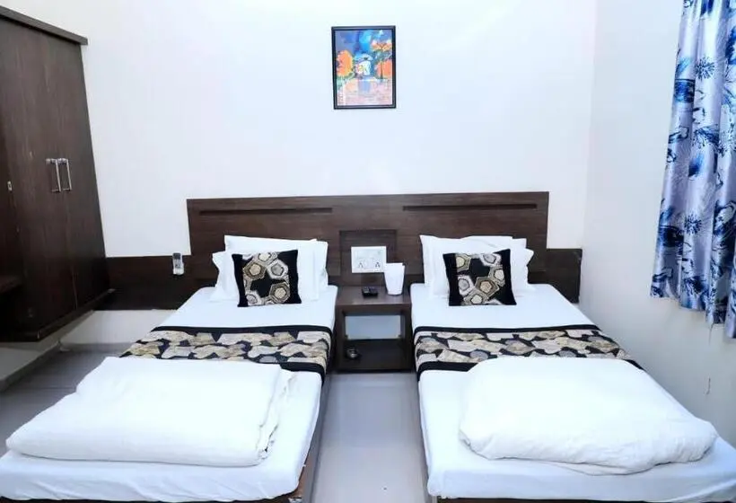 デラックスルーム, Annapura Residency, Chalisgaon