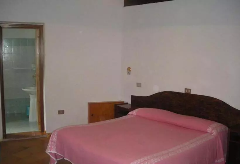 Standard Kolmen Hengen Huone, Agriturismo Orsaiola
