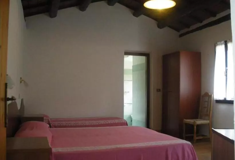Standard Neljän Hengen Huone, Agriturismo Orsaiola
