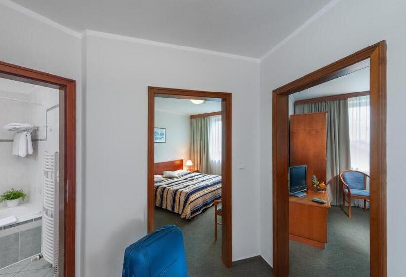 スタンダード４人部屋, April Hotel Panorama