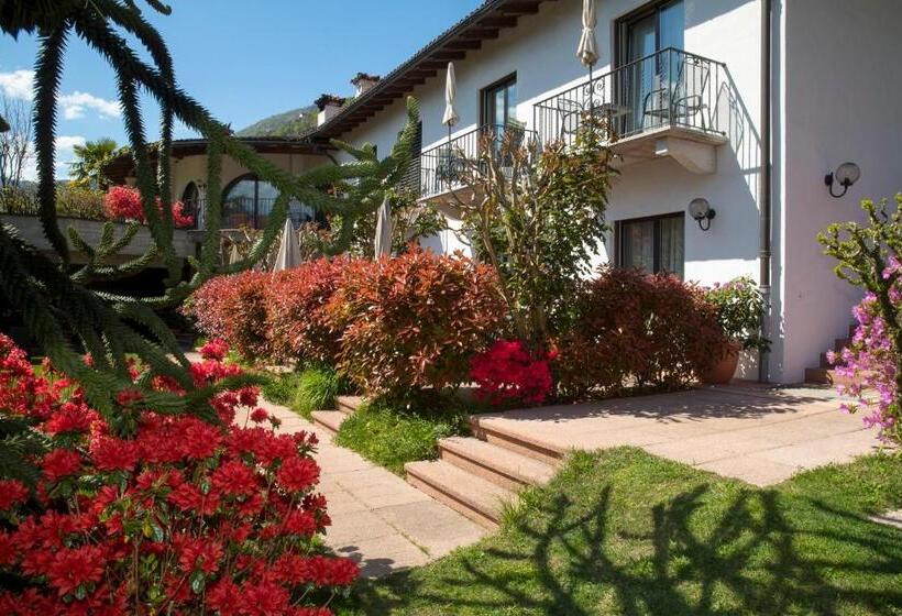 חדר משפחתי, Al Fiume