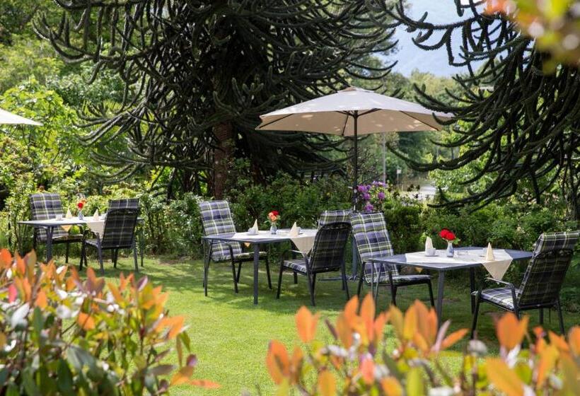 חדר משפחתי, Al Fiume