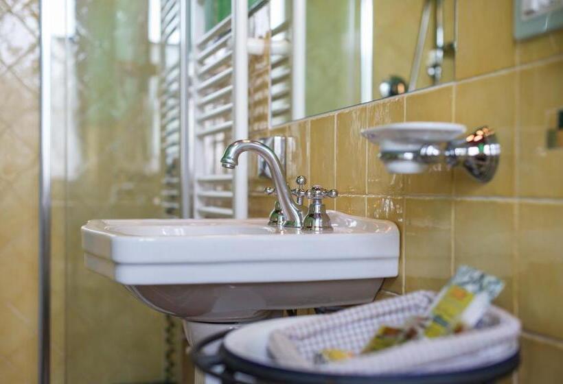 סוויטת ג'וניור, Albergo Da Annita   Room Only