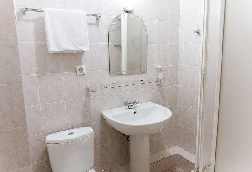 غرفة قياسية فردية, Amaks Yubileinaya