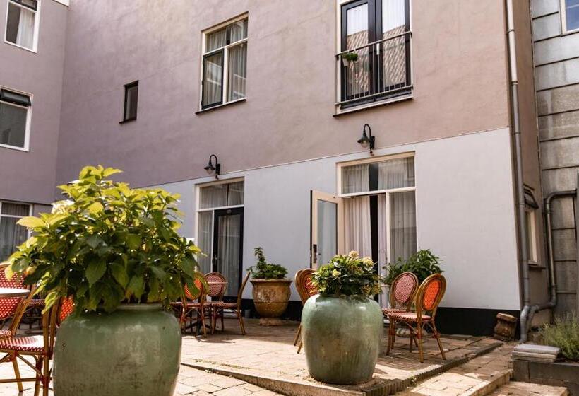 غرفة قياسية, Ambassador City Centre