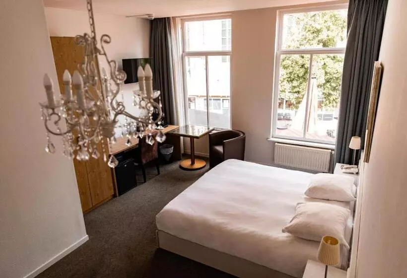 Classic Room with Views, Ambassador City Centre