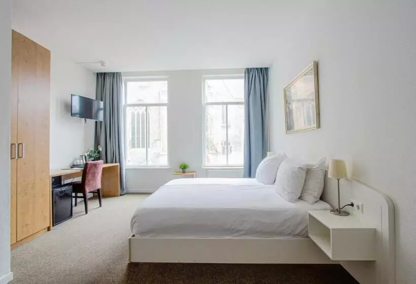 Classic Room with Views, Ambassador City Centre