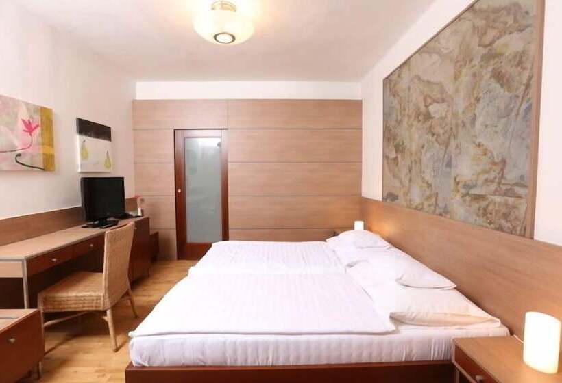 Standard Szoba 2 Franciaággyal, Bartoš