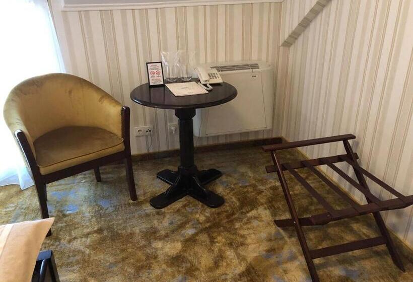 标准间, Brilliant Plaza