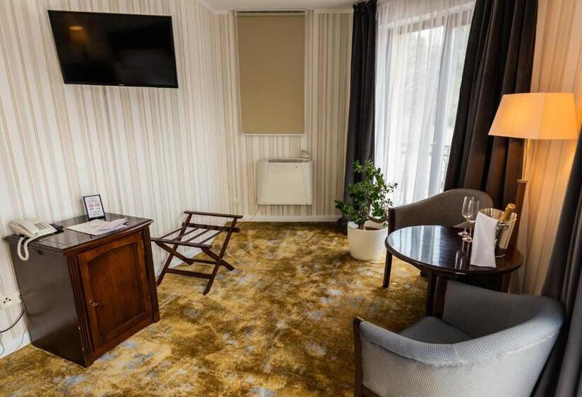 标准间, Brilliant Plaza