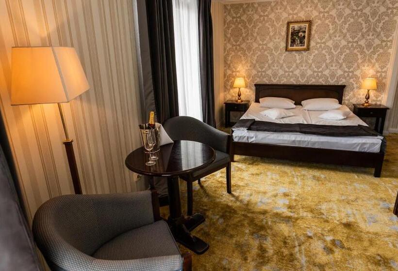 标准间, Brilliant Plaza