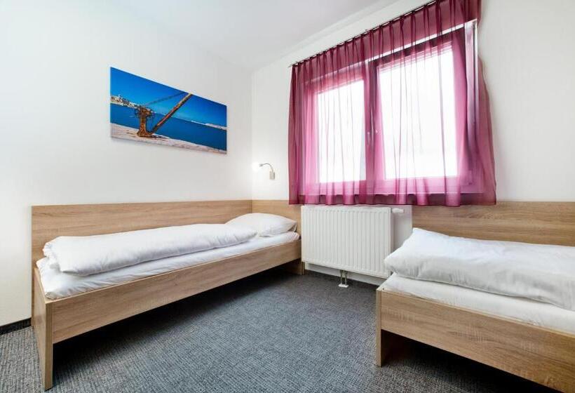 غرفة قياسية لذوى الاحتياجات الخاصة, Clever