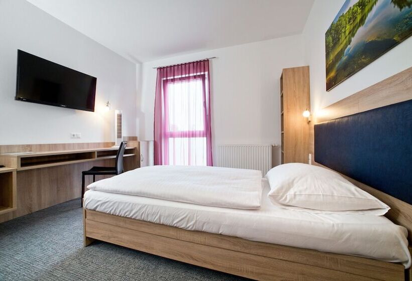 غرفة سوبيريور, Clever