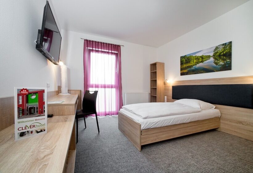 غرفة سوبيريور, Clever