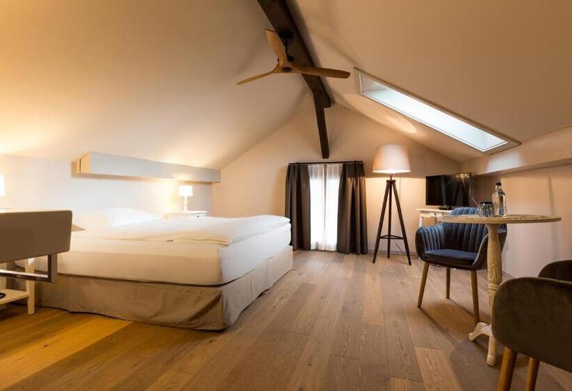 스탠다드 룸, Emmental