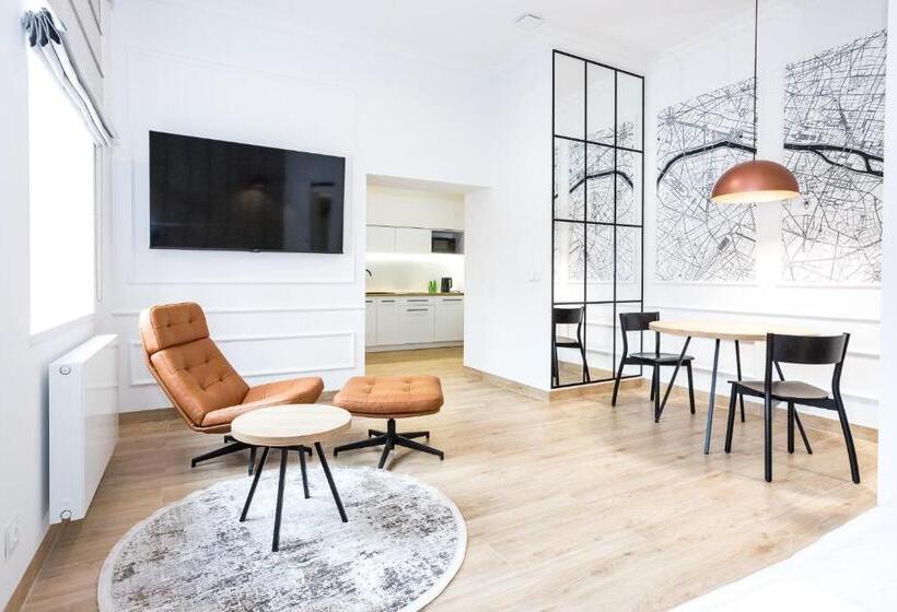 استودیوی استاندارد, Europejski Boutique