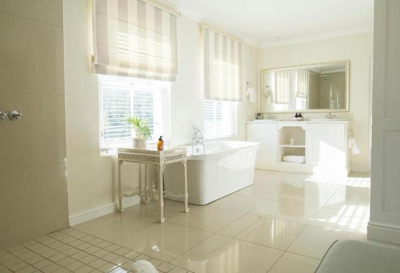 اتاق سوپریور با تخت بزرگ, Last Word Franschhoek