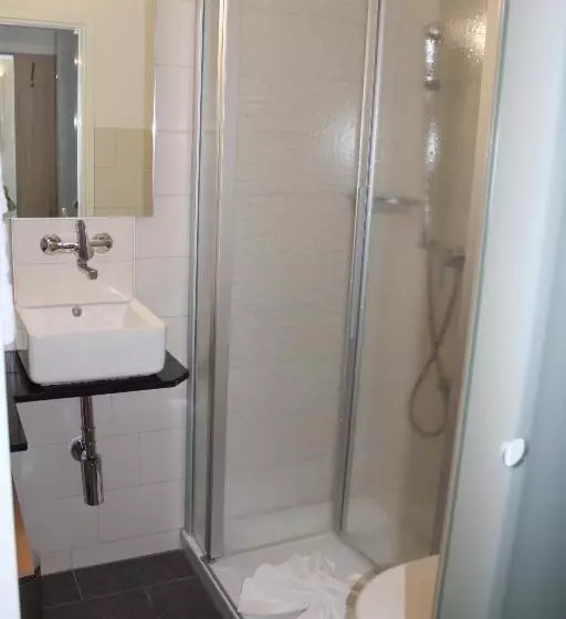 Standard Yhden Hengen Huone, Martinshof