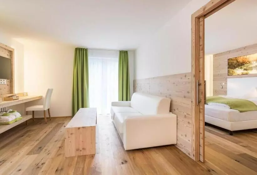 バルコニー付きジュニアスイート, Paradies Pure Mountain Resort