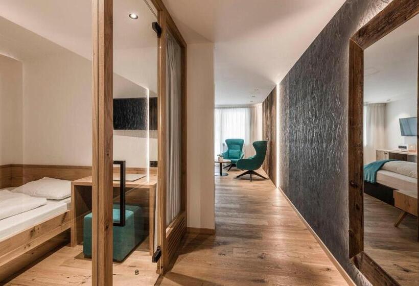 جناح مزوَّد بشرفة, Paradies Pure Mountain Resort